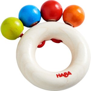 Motorična lesena igračka za otroke od 6 mesecev dalje z veliko vizualnimi in tipnimi dražljaji. Obroček je idealne velikosti za majhne otroške roke in