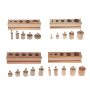 Klade z valji so zaznavni material. Za držanje posameznega valja mora otok uporabljati 3 prstni prijem, kar je zelo dobra priprava na pisanje. Otrok se uči